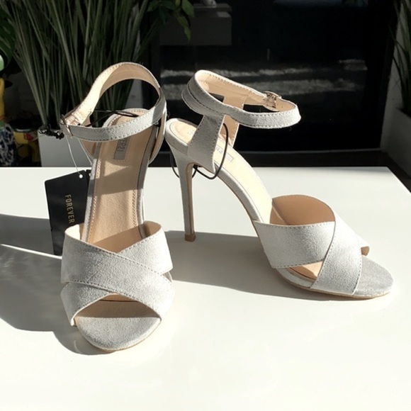 Light Gray Open Toe Sandals Shoes Heels 6.5​​ - Picture 1 of 5